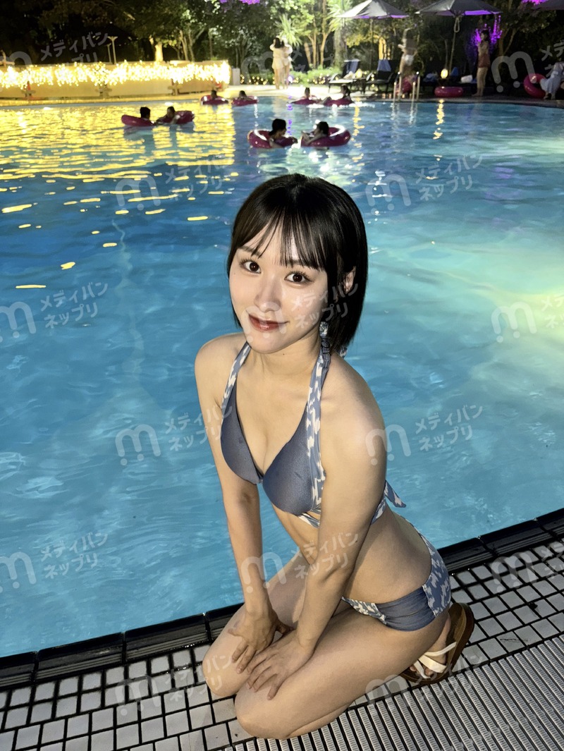 ナイトプール水着のお写真をupします！お水に入っている るなは激レアです♡ 〜10/5まで[シークレット] | メディバンネップリ